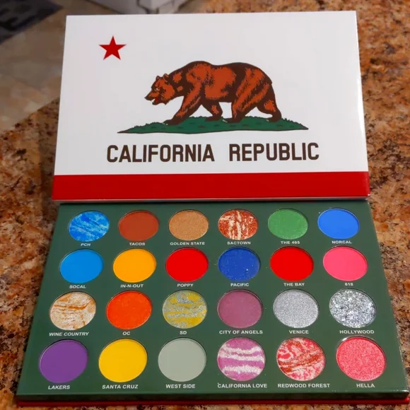 New Peachy Queen California Love palette - Picture 1 of 6